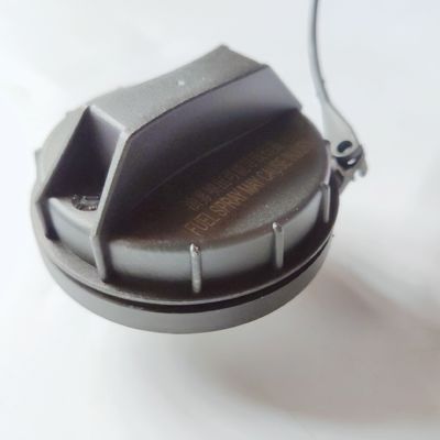 31010-v1390 Plastic Fuel Tank Cap with Durable Plastic Material